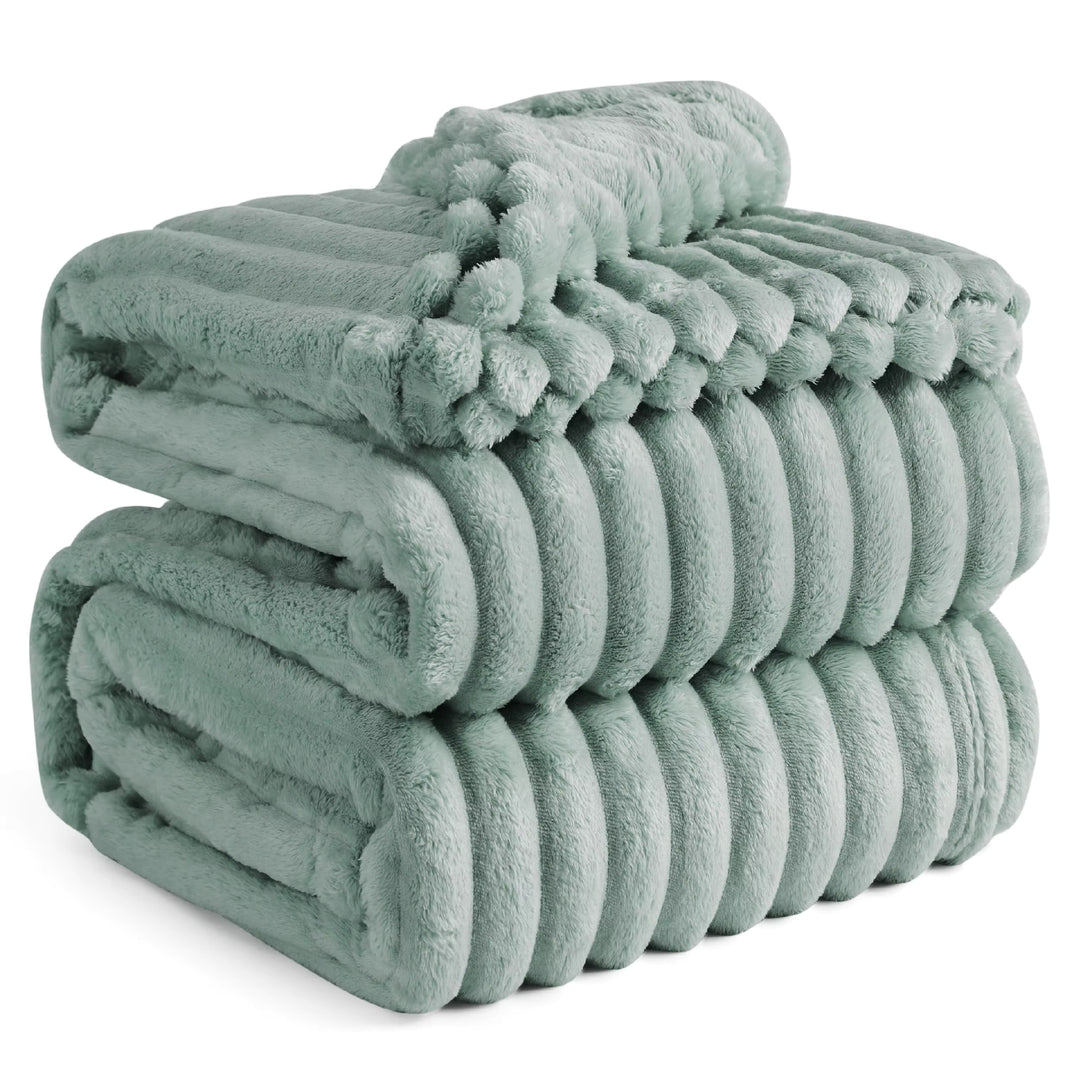 Bedsure White Throw Blanket for Couch Super Soft Cozy Blankets